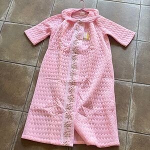Vintage 60s–70s Quilted Pink Housecoat Robe
